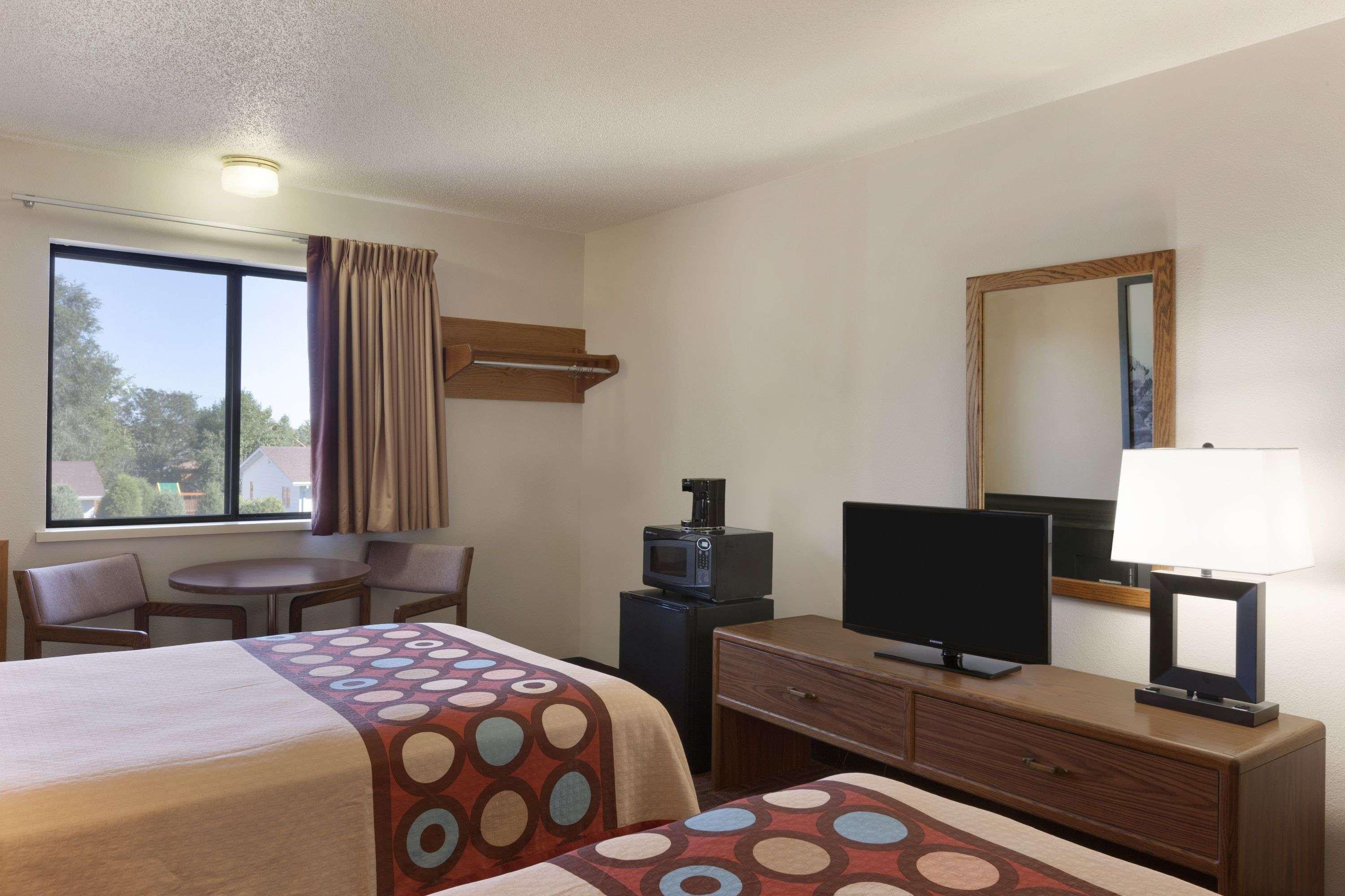 Super 8 By Wyndham Wall Exterior photo
